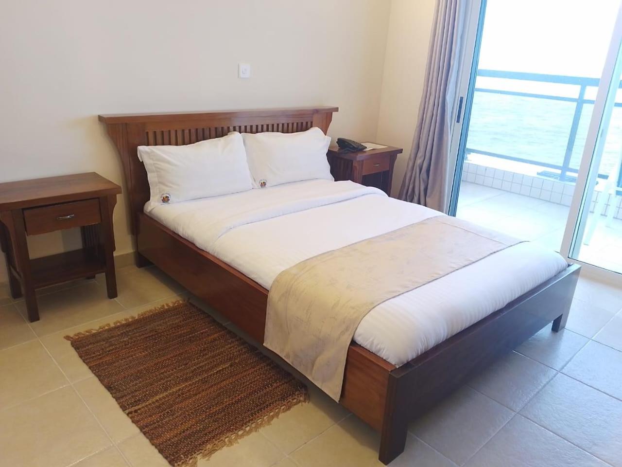 Hotel Barmoi Freetown Exterior photo